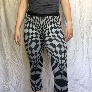 Nike workout cropped pants size medium